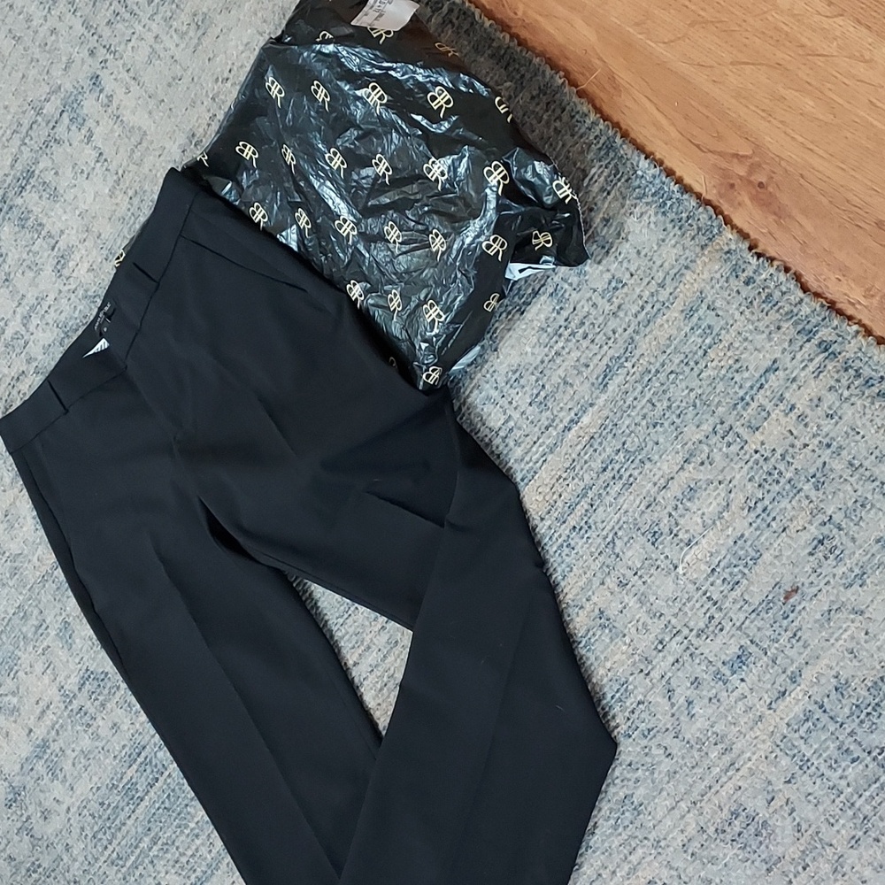 NWT Banana Republic, Logan, luxury slacks, 6L, waist 32", Inseam 35". BEAUTIFUL!